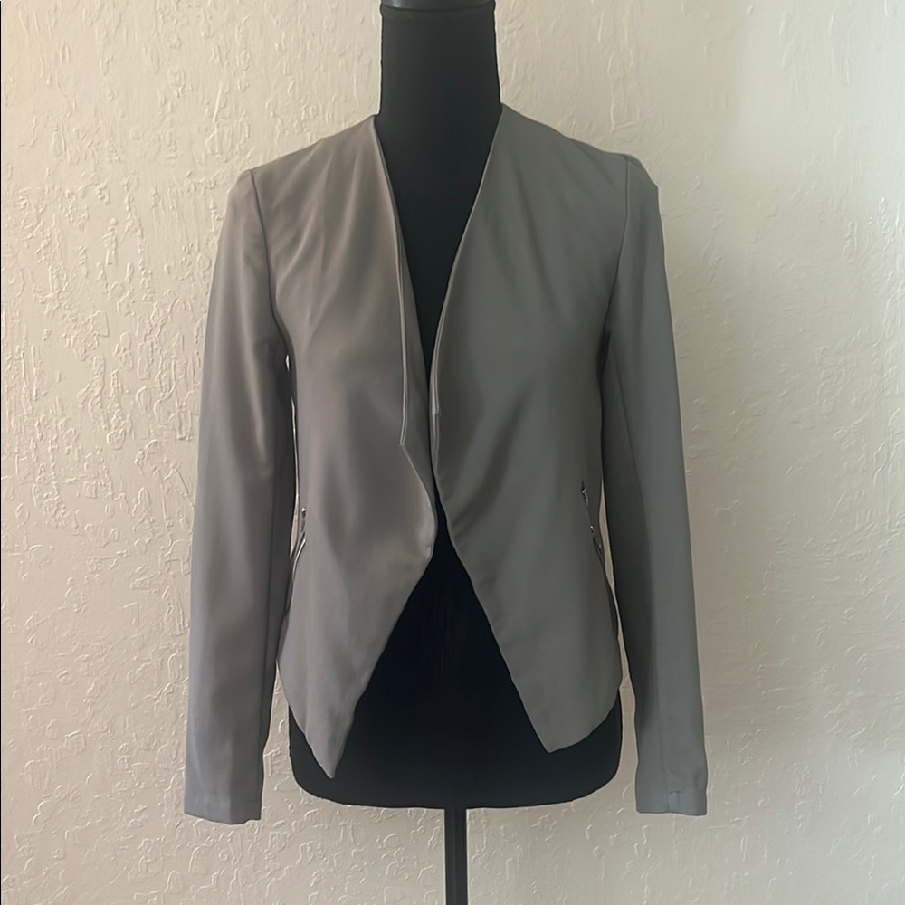 Divided Gray Open-Front Blazer‎